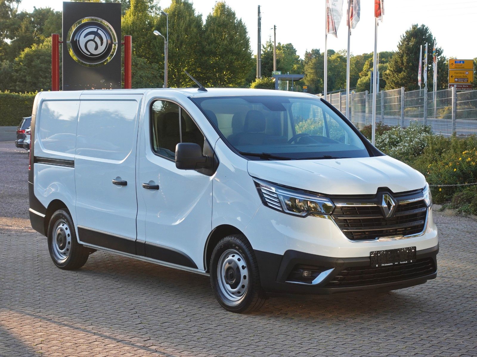 Fahrzeugabbildung Renault Trafic 2.0 Blue dCI Klima/Navi/EASYLINKL1H1 2,8t