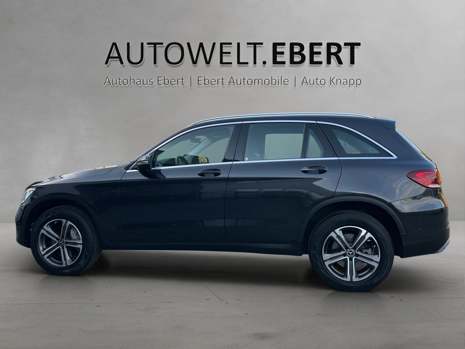 Fahrzeugabbildung Mercedes-Benz GLC 300e 4M Kamera LED Business MBUX CarPlay DAB