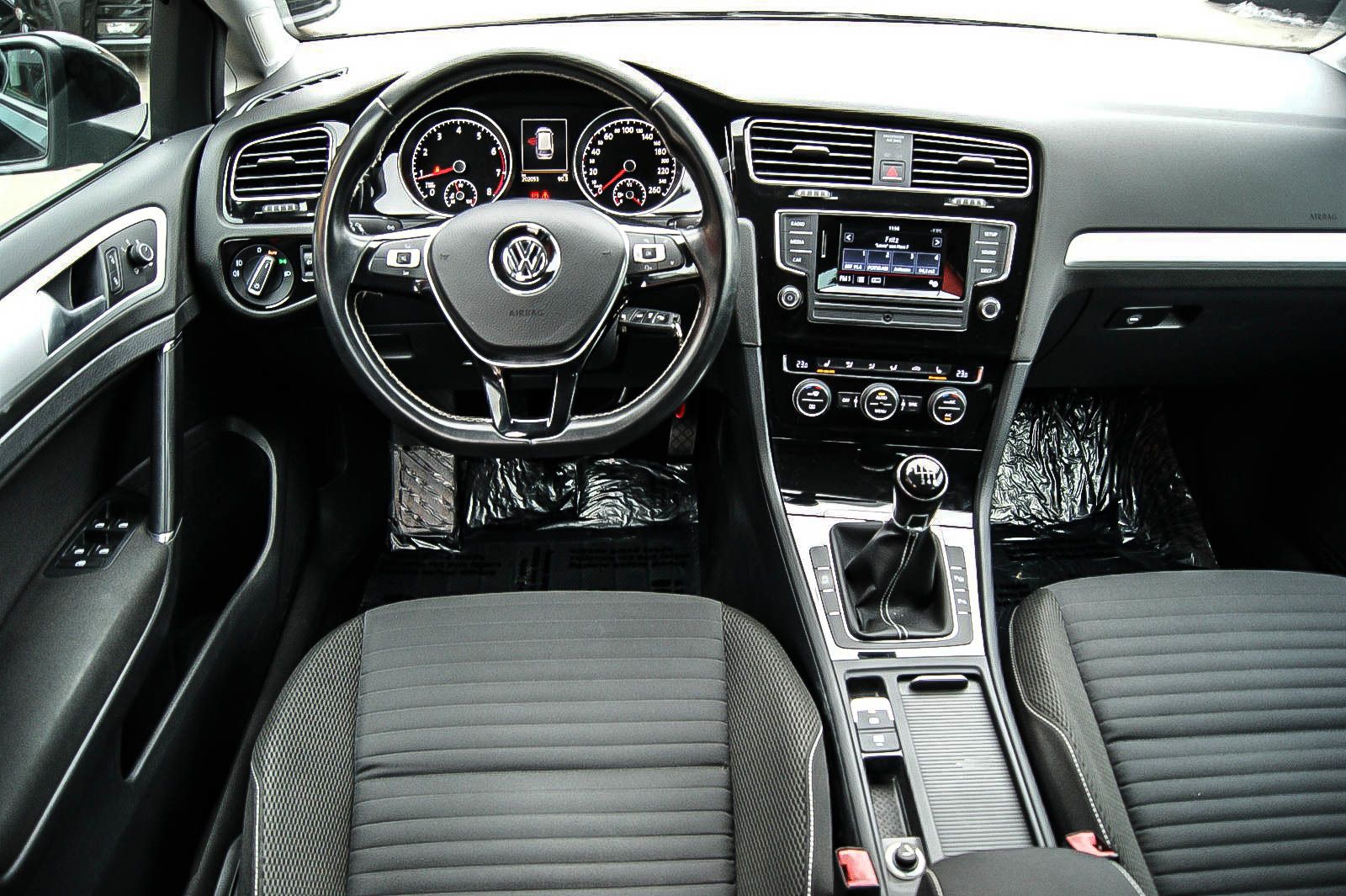 Fahrzeugabbildung Volkswagen Golf 7 Variant 12TSI CUP BMT PARKLENKASSISTENT