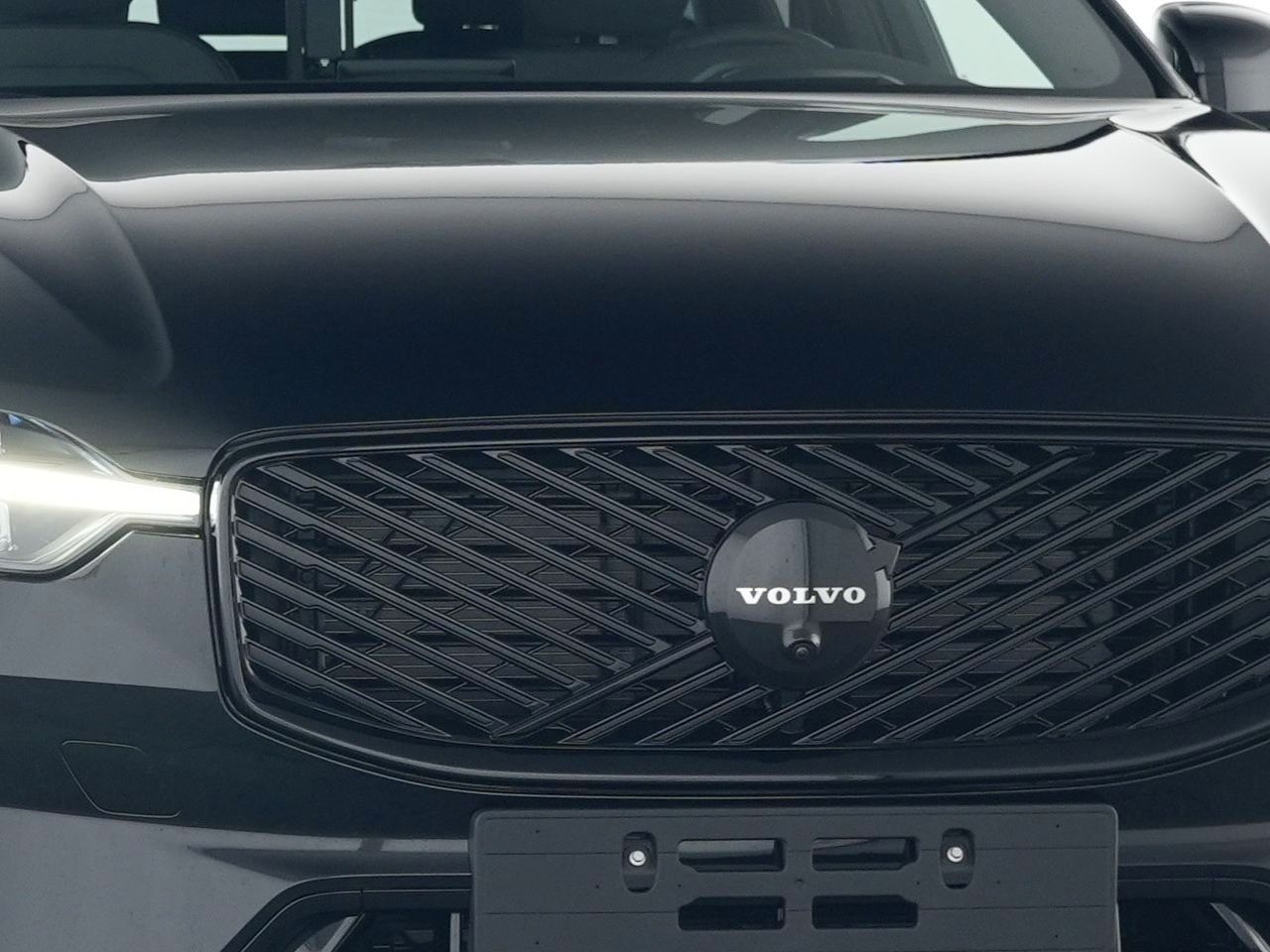 Fahrzeugabbildung Volvo XC 60 B5 Plus Black Edition AWD