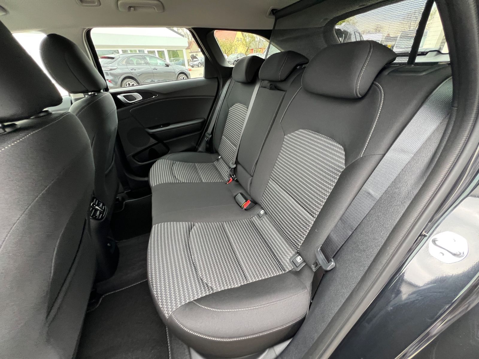 Fahrzeugabbildung Kia Ceed Sportswagon 1.5 T-GDI 140 PS UltiBL STY JBL