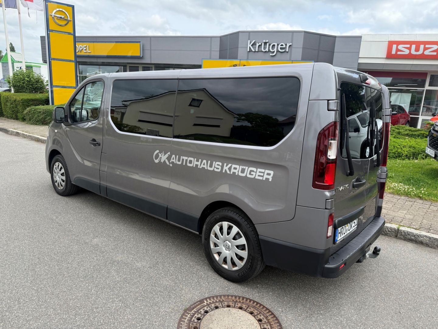 Fahrzeugabbildung Renault Trafic Life L2H1 - 9 Sitze + Rückfahrkamera