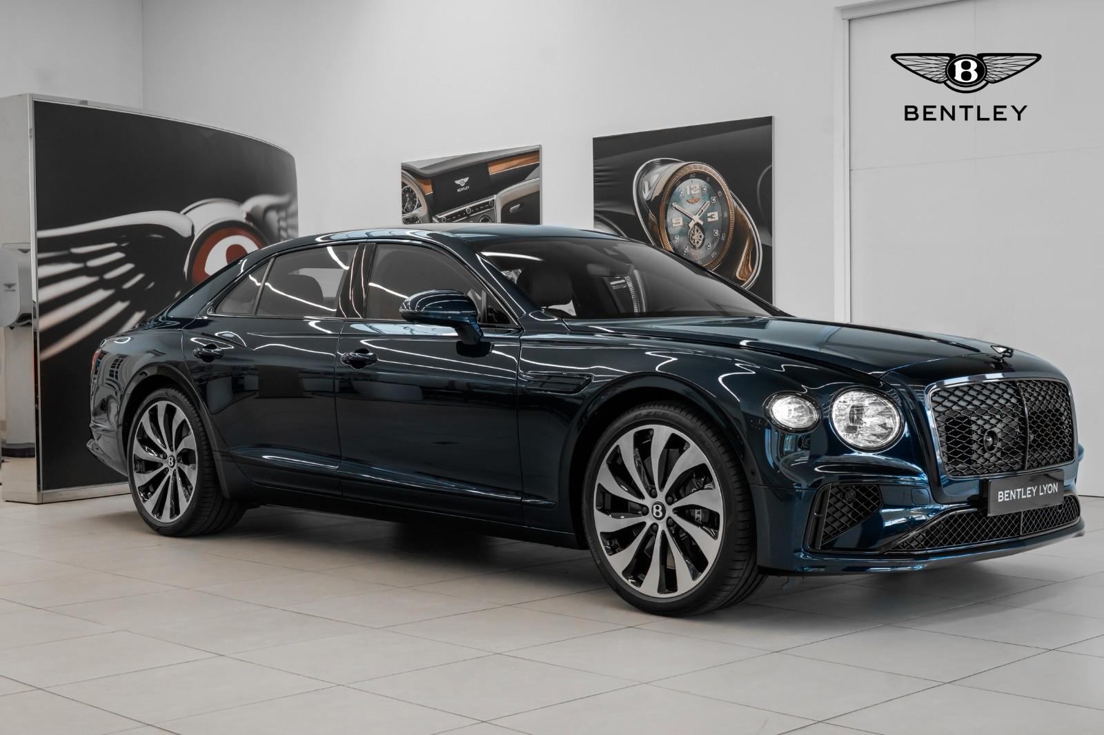 Bentley Flying Spur Hybrid 680