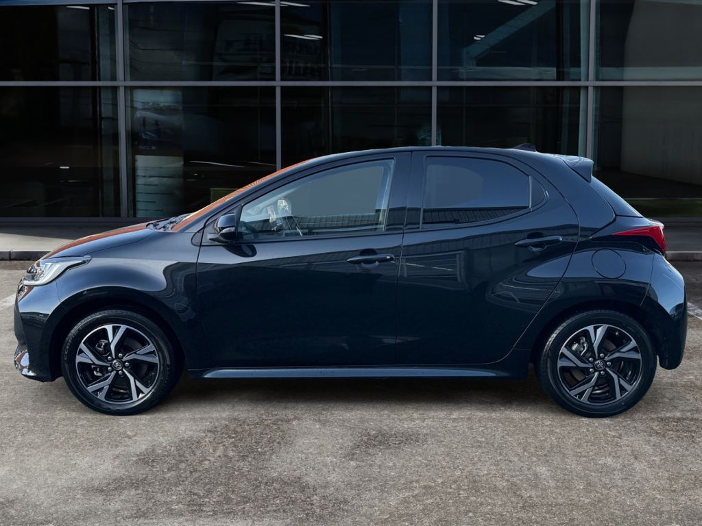 Fahrzeugabbildung Toyota Yaris Hybrid 116 1.5 VVT-i Teamplayer