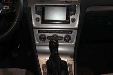 Volkswagen Golf VII 1.2 TSI Life 2XPDC*SHZ*TEL*KLIMA*