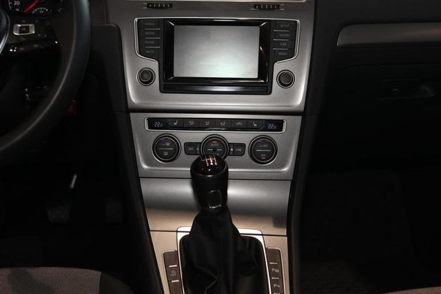 Volkswagen Golf VII 1.2 TSI Life 2XPDC*SHZ*TEL*KLIMA*