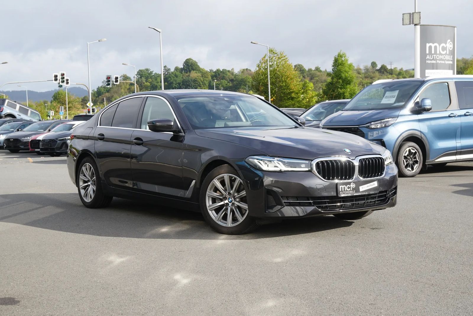 BMW 520d Limousine Pano HuD Laser Leder foto 3