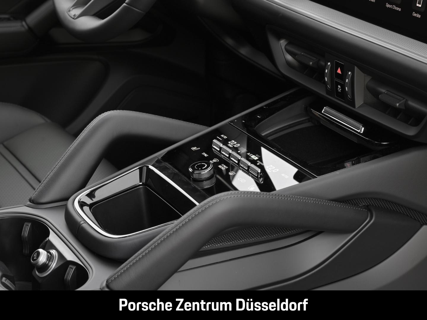Porsche Cayenne E-Hybrid Coupe Surround-View Head-Up