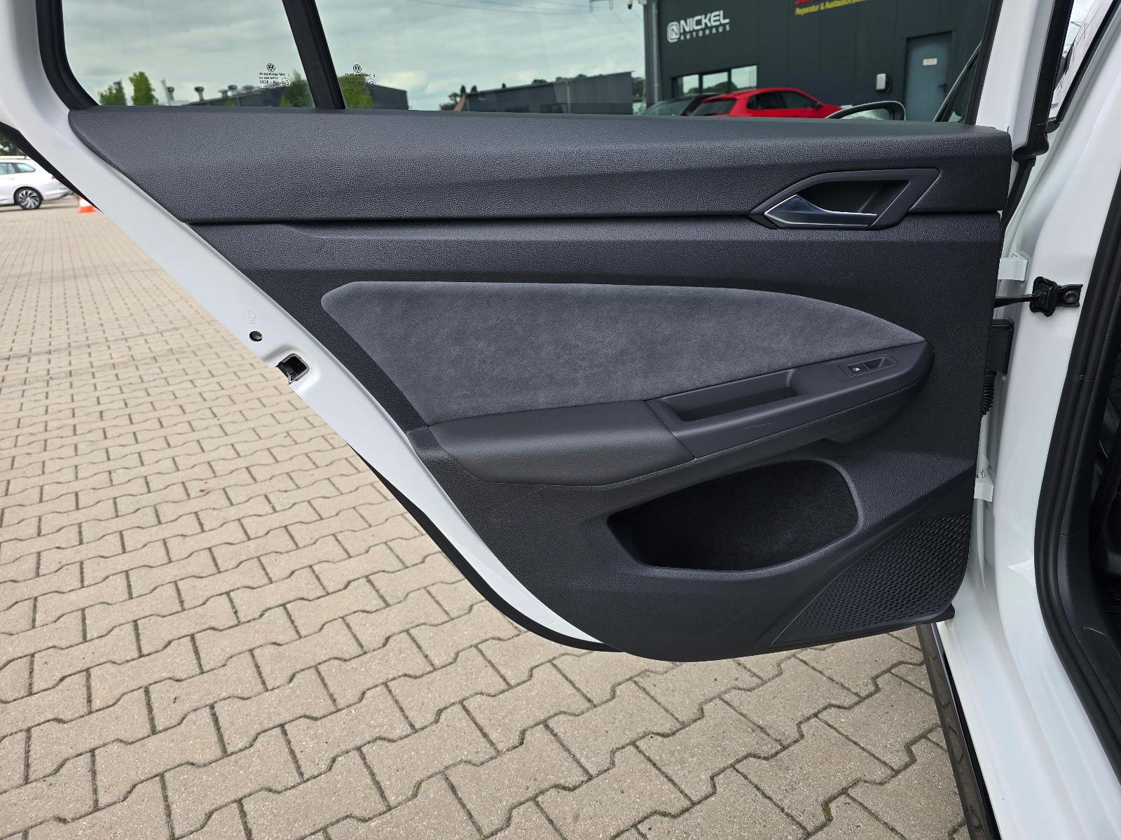 Volkswagen Golf VIII Var. 3 * R-Line eTSI*Kamera*Acc*VOLL*, миниатюра 30