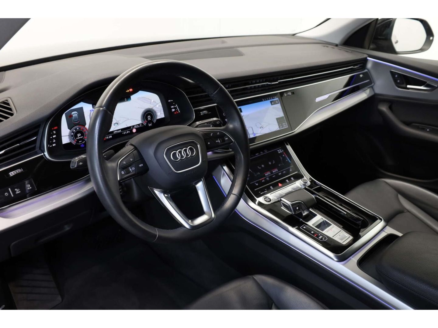 Audi Q8 55 TFSI quattro foto 9