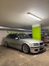 BMW 330d Touring Manual M-Sport - BMW 330 aus 2003: 330d