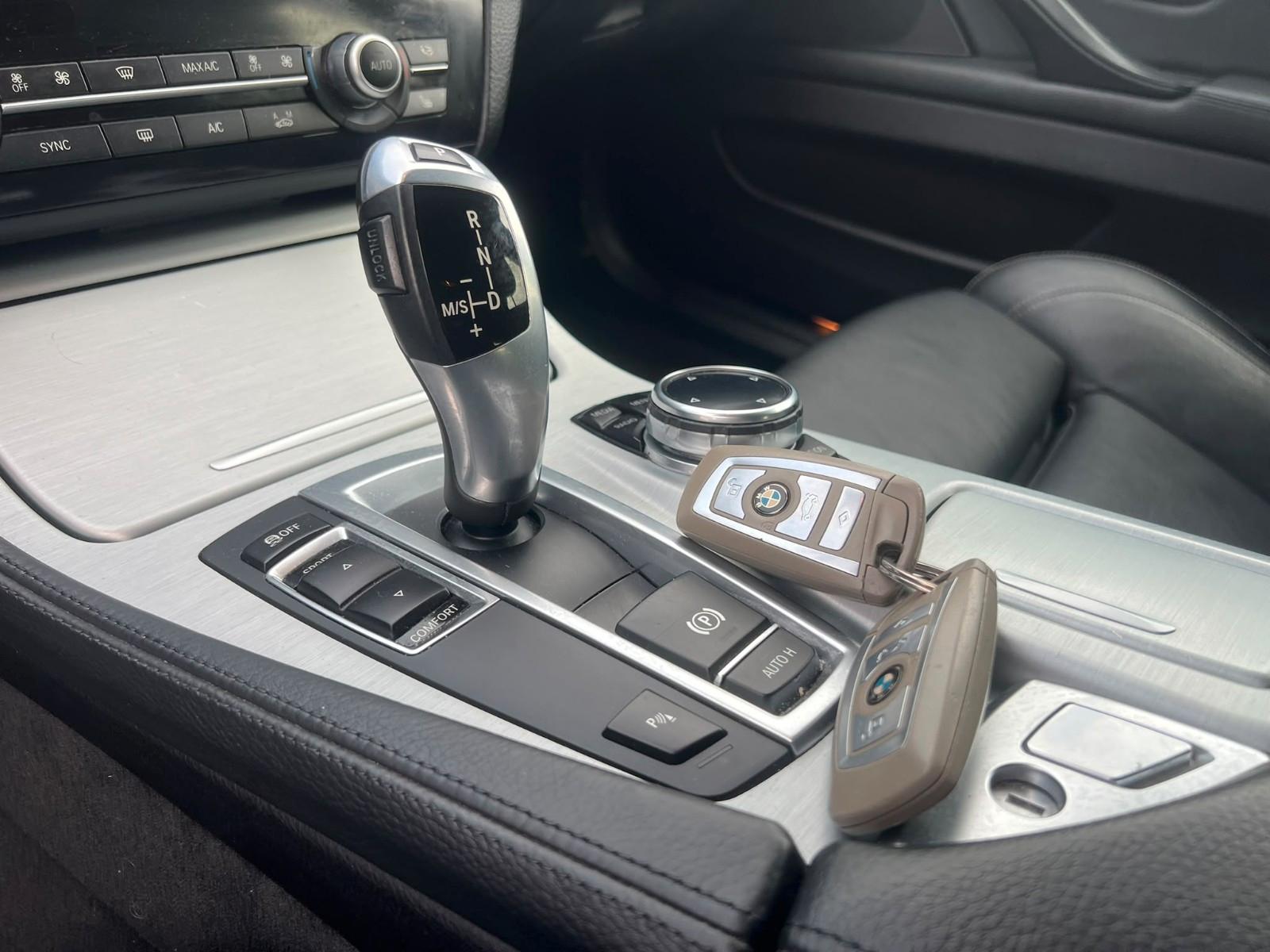 BMW 520 2013 — photo 17
