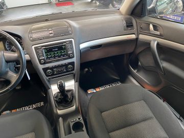 Skoda Octavia Combi Scout 4X4 *TÜV Neu*Xenon*