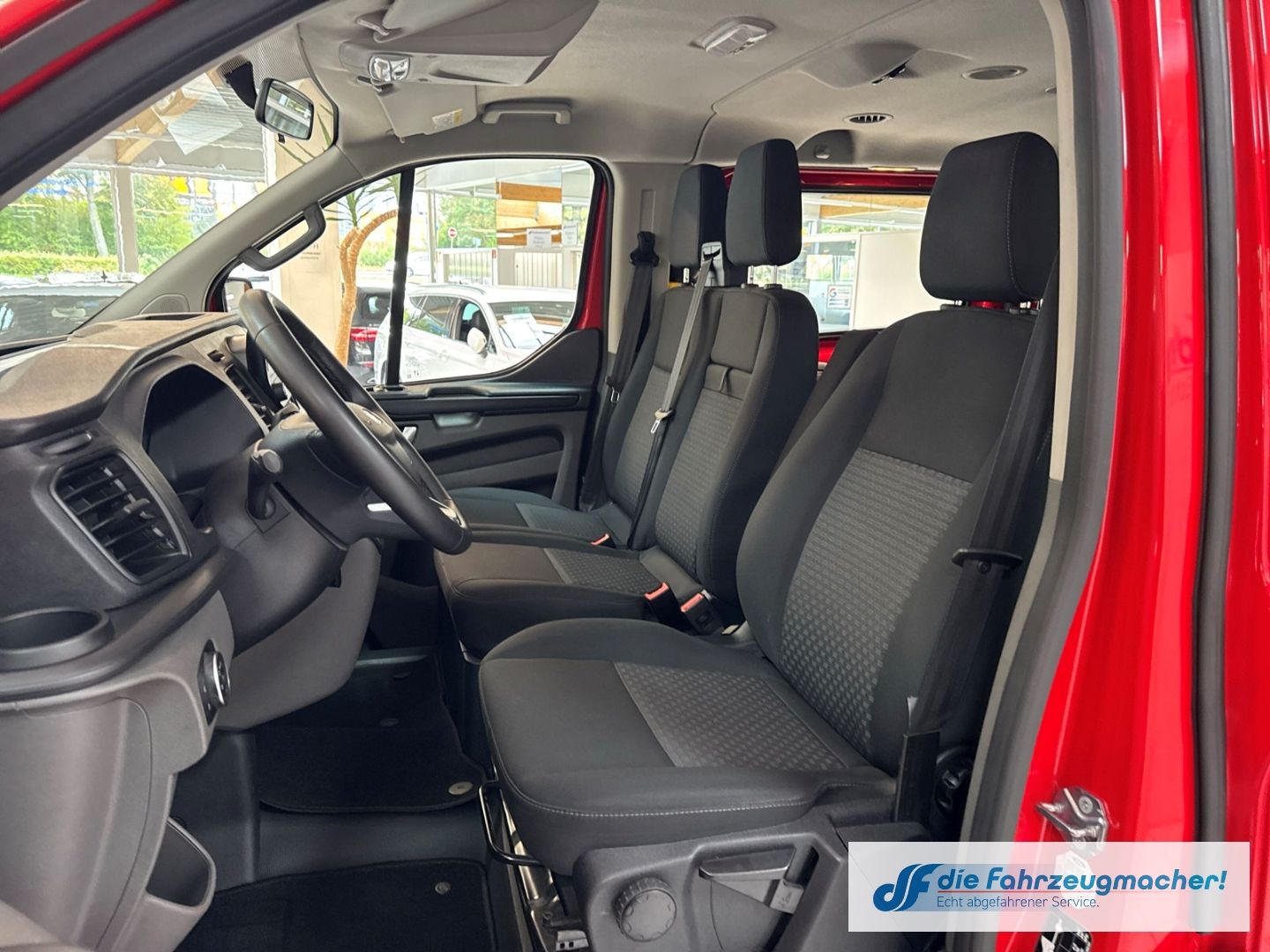 Fahrzeugabbildung Ford Transit Custom Tourneo 320 L1 Trend 2.0 TDCi Dyn