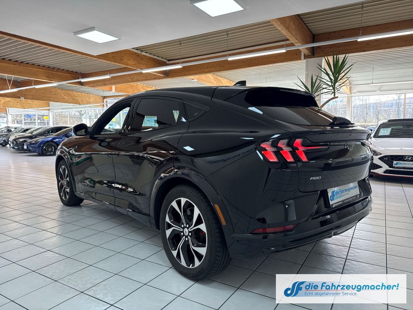 Fahrzeugabbildung Ford Mustang MACH-E Premium AWD Navi Digitales Cockpi