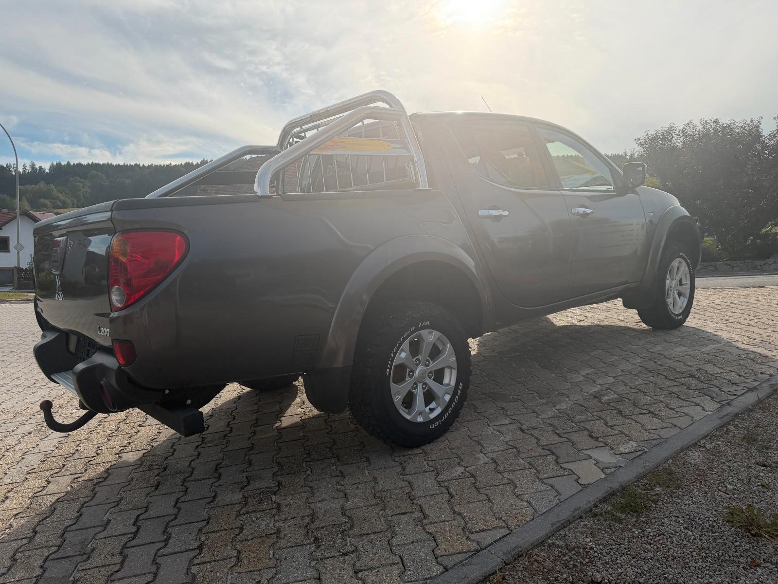 Mitsubishi L 200 Plus Doppelkabine 4WD AHK