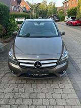 Mercedes-Benz B 180 - - Mercedes-Benz B 180 Gebrauchtwagen in Krefeld
