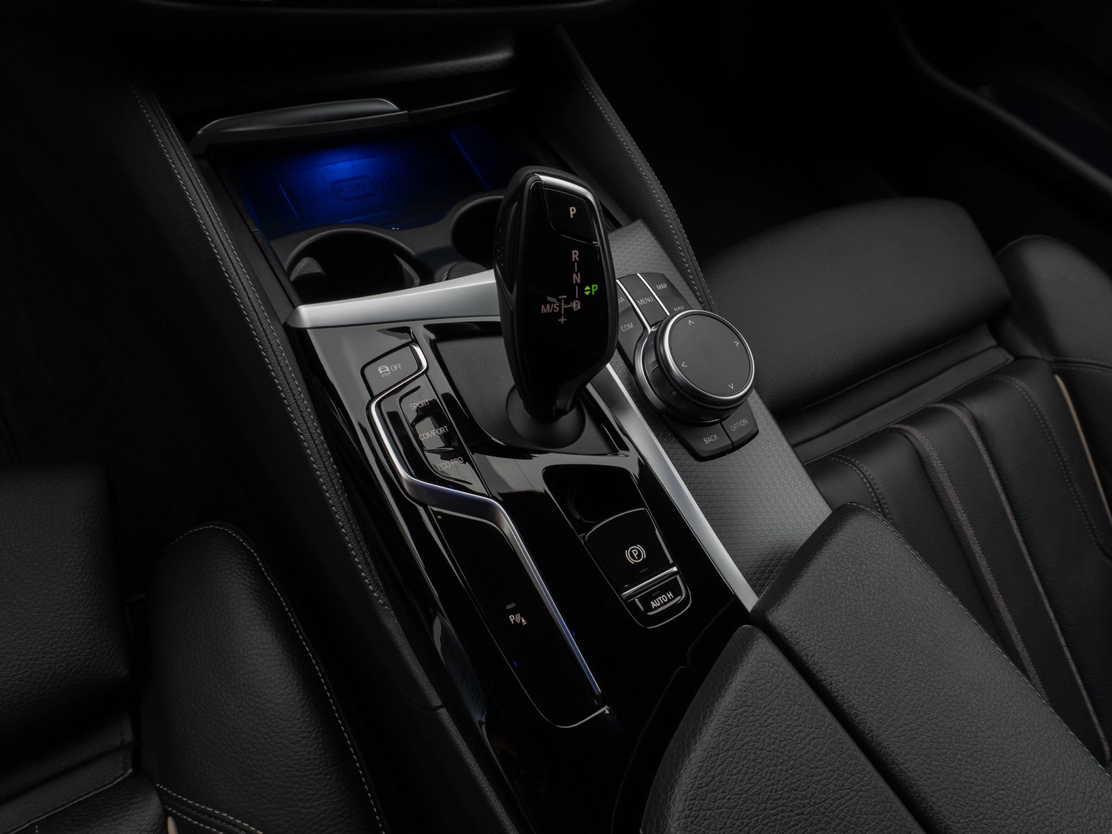 Fahrzeugabbildung BMW 520d xD M Sport Laser Kamera HUD DAB HiFi 19Zoll