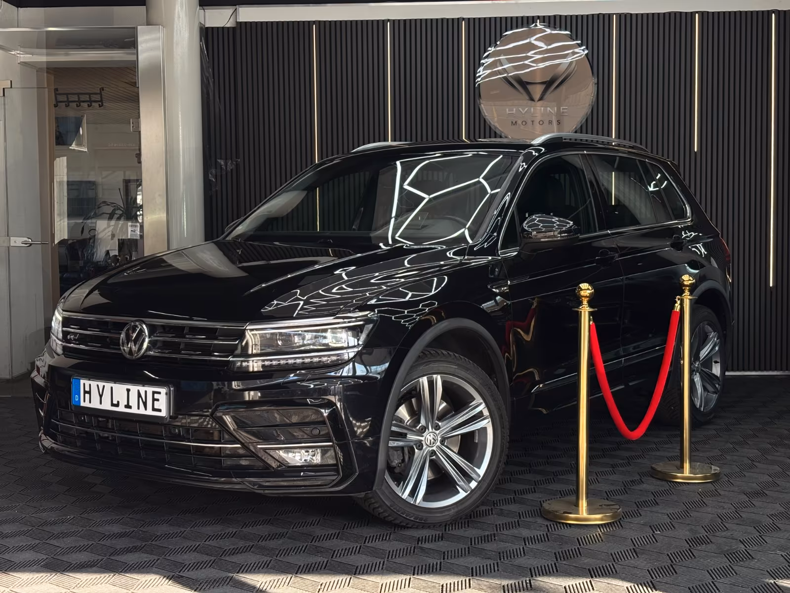 Volkswagen TIGUAN R LINE 4MOTION LEDER MEMORY SHZ HUD