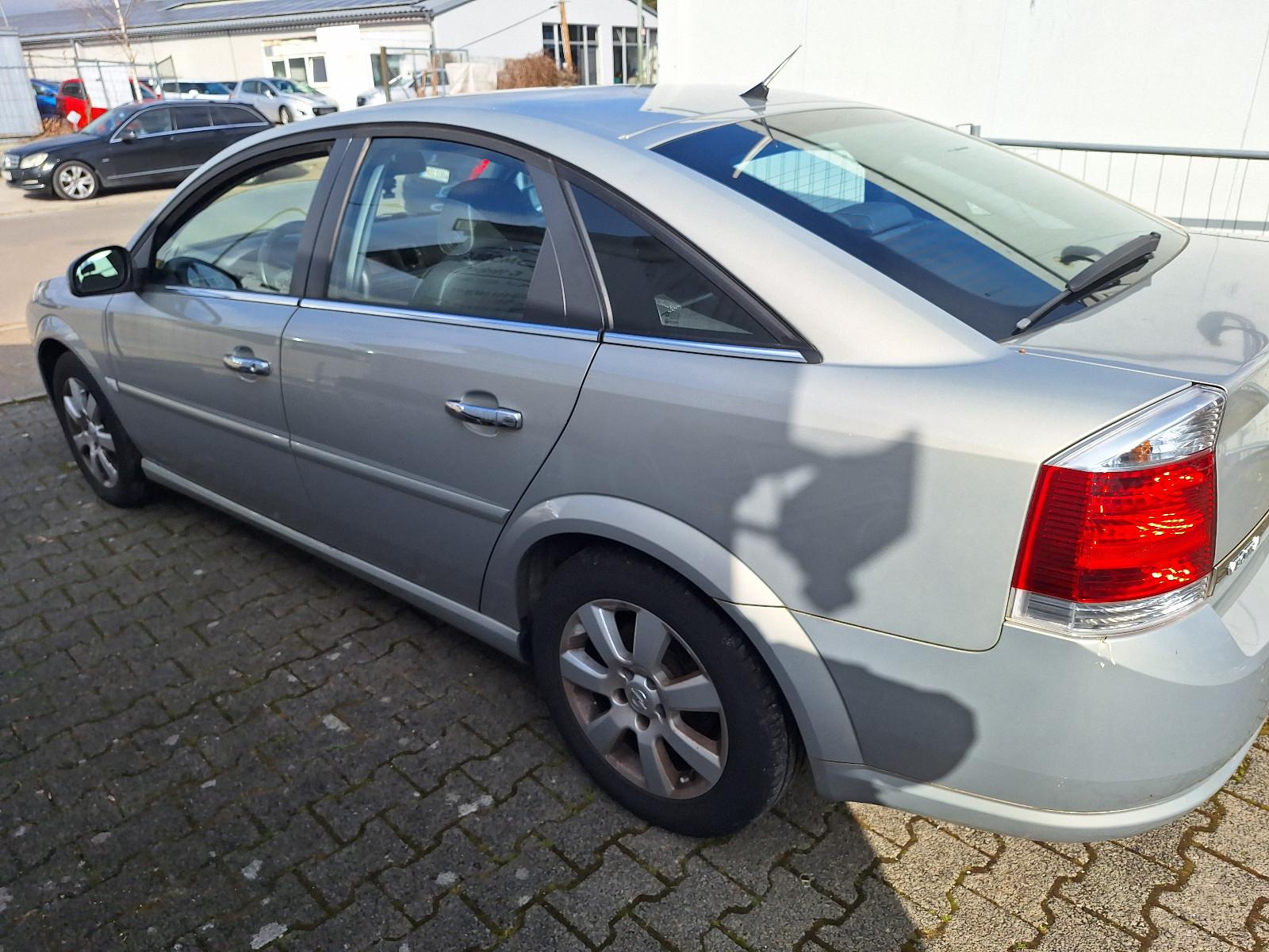 Opel Vectra 2.2 DIRECT Edition Automatik