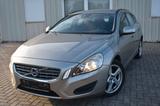 Volvo V60 Kombi Momentum*NAVI*S-HEFT*TÜVNEU*SHZ* - gebrauchte Volvo V60 aus dem Jahr 2011