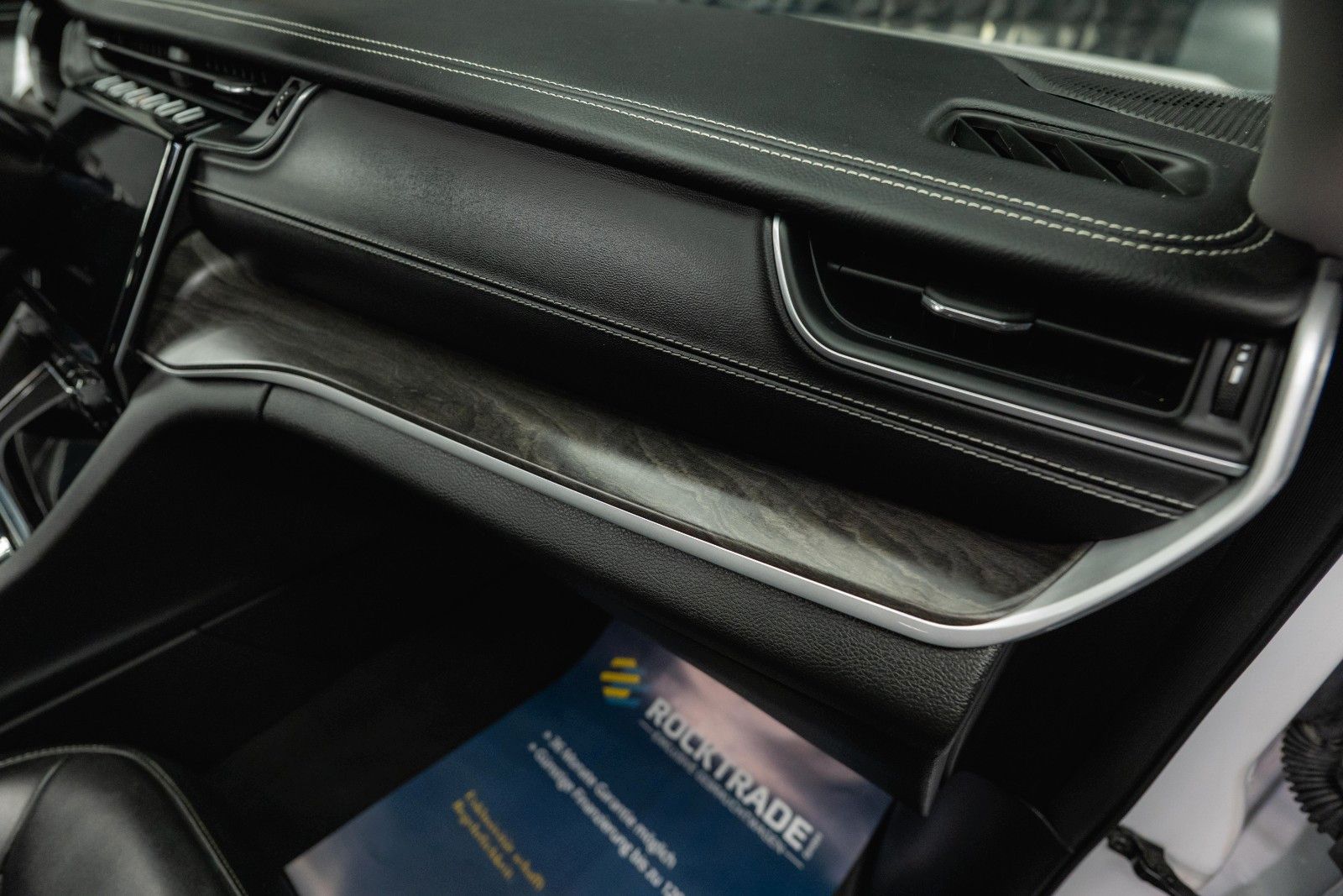 Fahrzeugabbildung Jeep Grand Cherokee 3.6 4x4 LIMITED L Night*ACC*Pano*