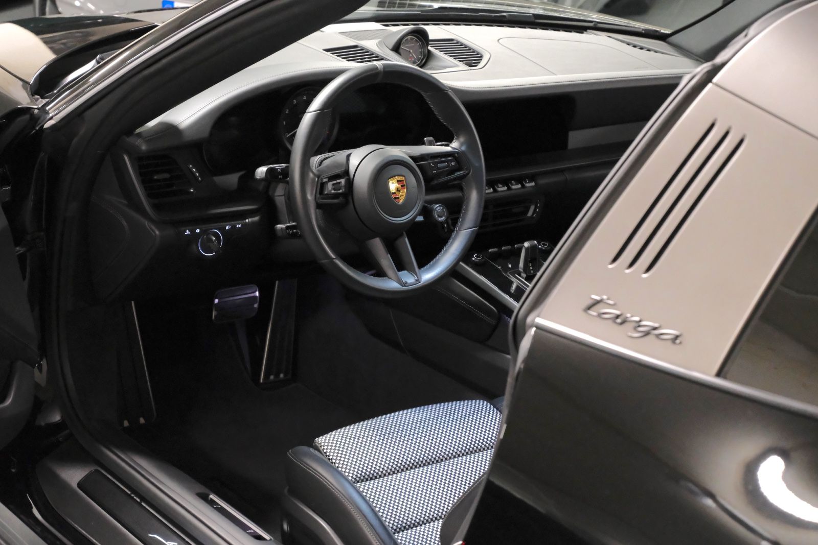 Porsche 911 Targa 4 GTS 50 Jahre Porsche Design Edition foto 15