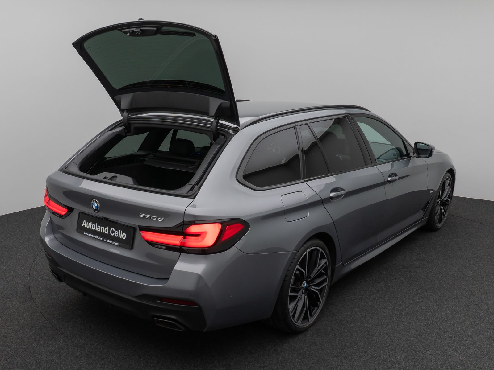 Fahrzeugabbildung BMW 530d M Sport Kamera Laser HUD DAB HiFi Komfort