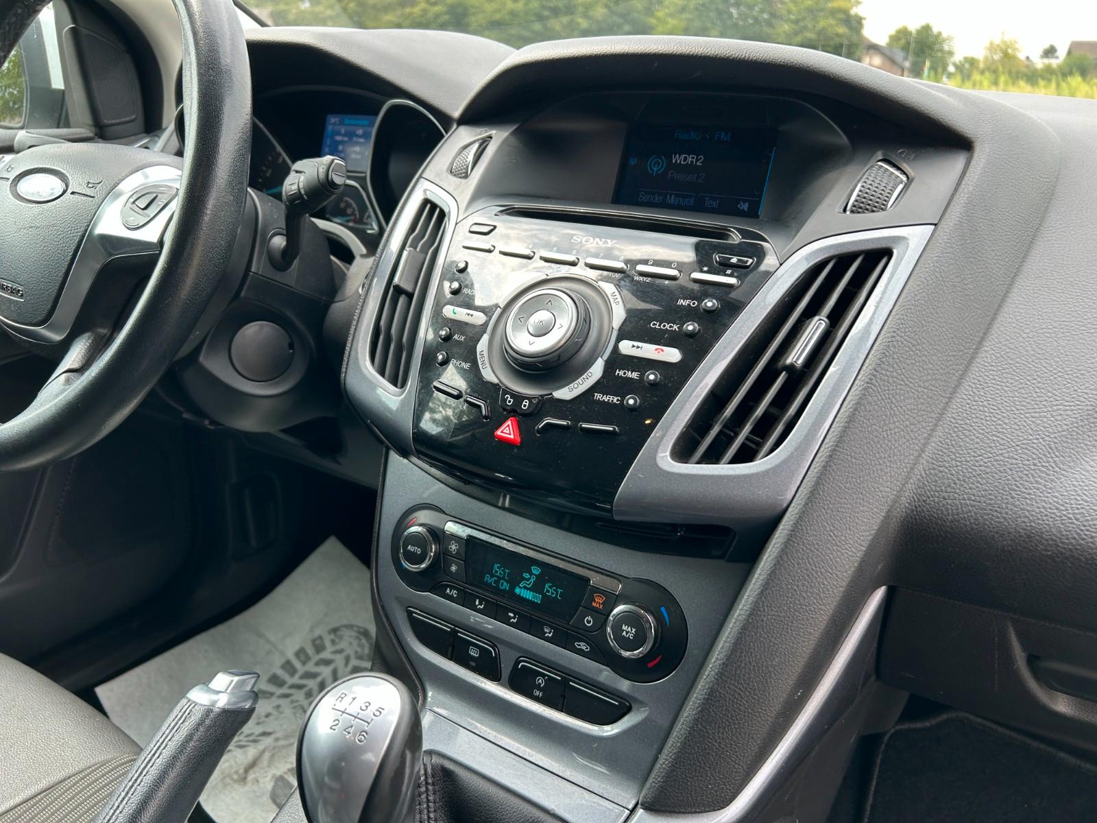 Ford Focus 2013 — photo 25