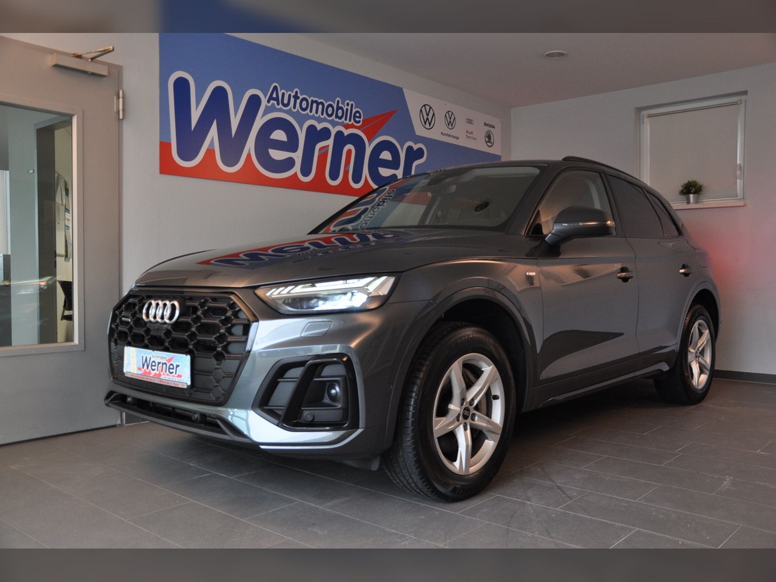 Audi Q5  50TFSIe S line quattro AHK Matrix Standklima imagem 3