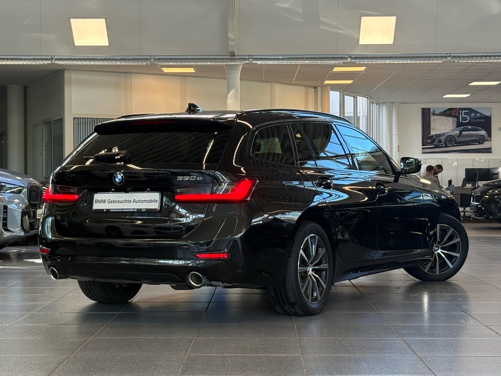 BMW 330e Sport Line DA Prof Laser PA HuD Pano HiFi