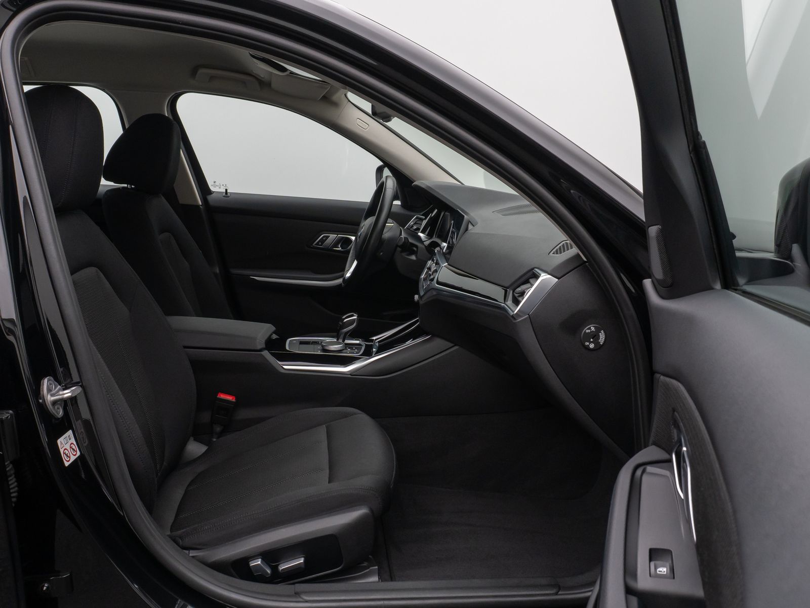 Fahrzeugabbildung BMW 320d Kamera DAB HiFi Komfort Alarm Standheizung