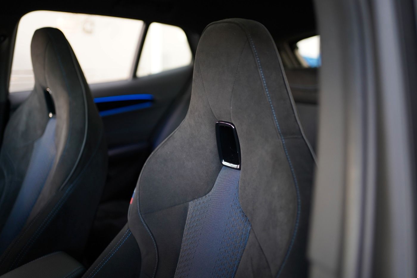 Fahrzeugabbildung BMW X2 M35i M Sport +Glasdach+HeadUp+Parkassist+Navi