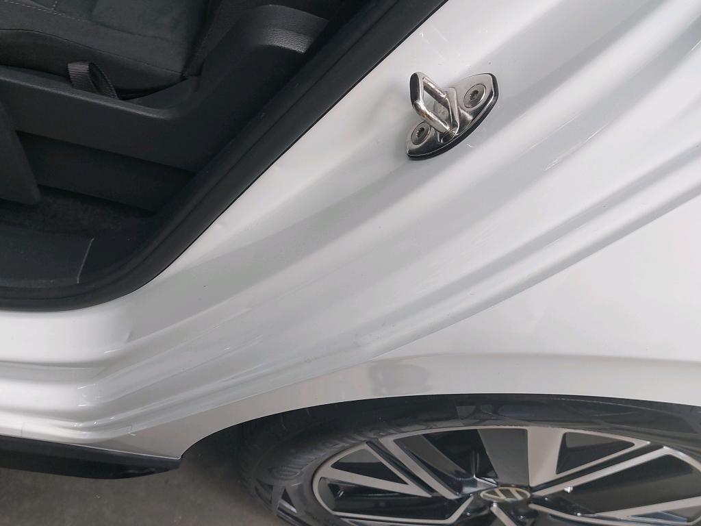 Volkswagen Touran Highline 1.5 TSI 110kW 7-Gang DSG 4 Türen, миниатюра 27