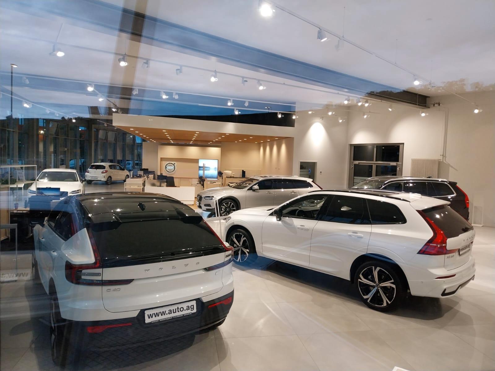 showroom-image-bottom