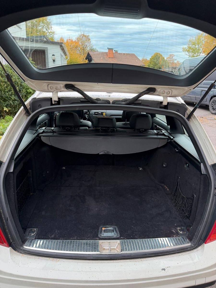 Mercedes-Benz C320 2008 — photo 9