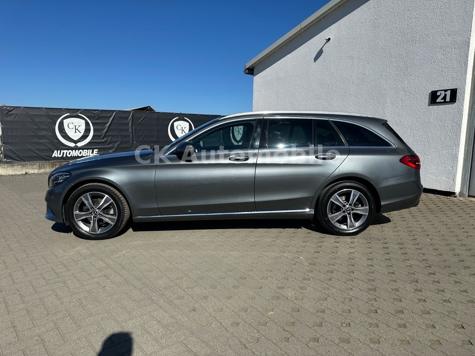 Fahrzeugabbildung Mercedes-Benz C200d T Avantgarde/Navi/LED/Kamera/AHK