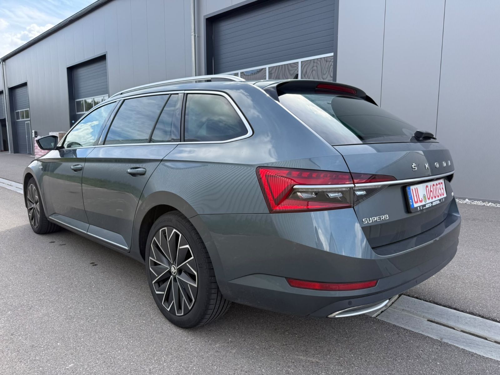 Skoda Superb 2.0 D Combi L&K 4x4+Memory+Standhzg+Leder imagem 3