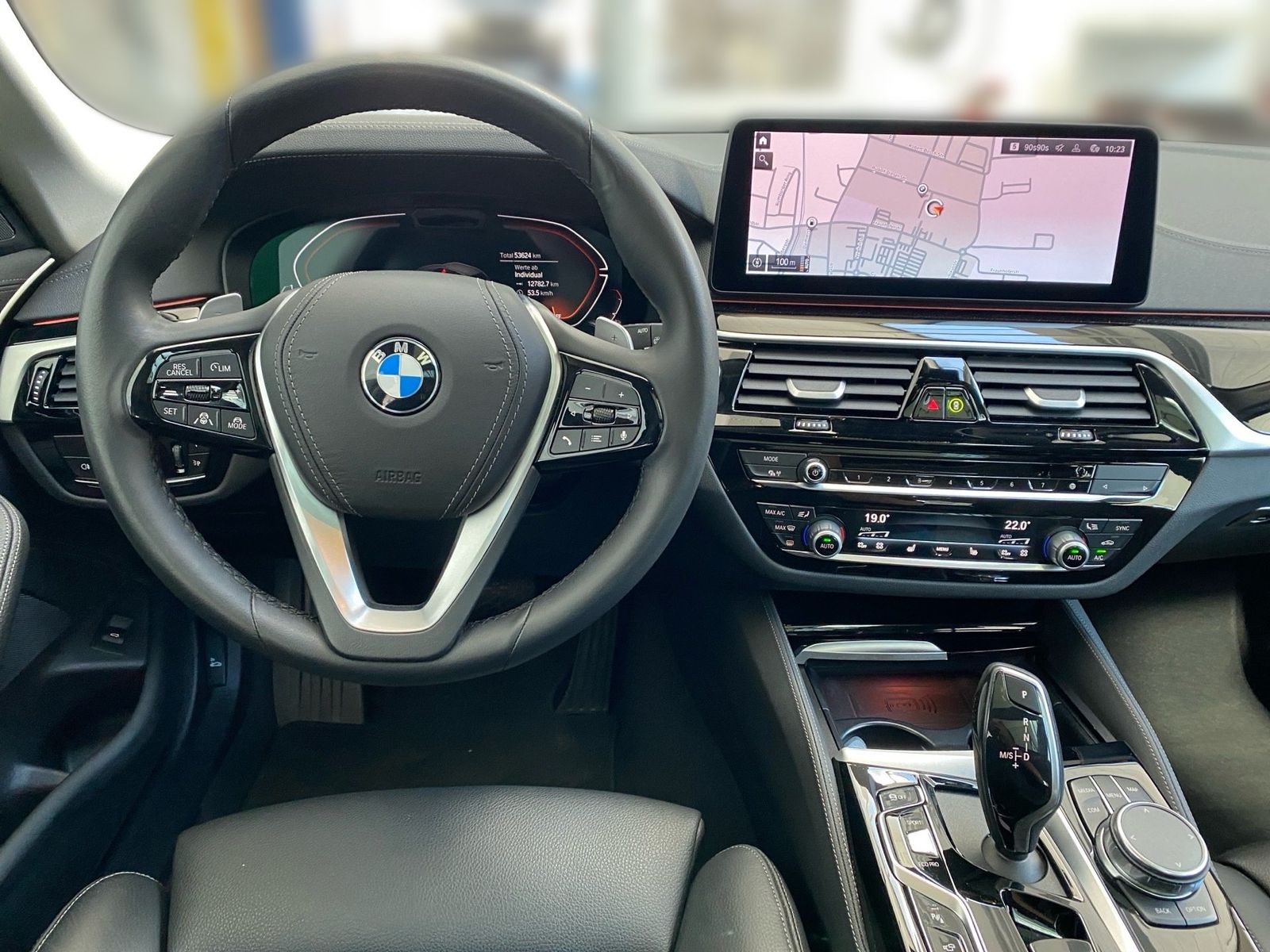 BMW 530i Touring Luxury HUD Pano DA Prof. AHK foto 3