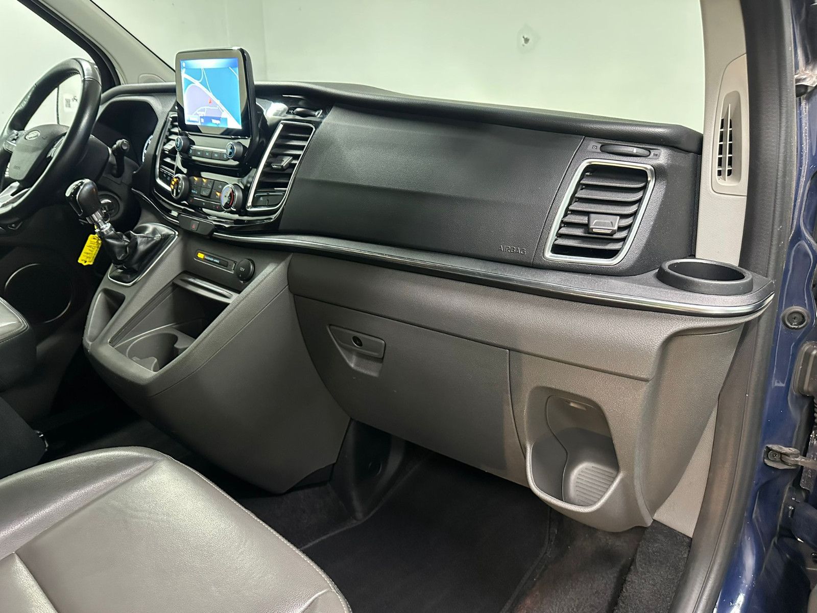 Fahrzeugabbildung Ford Tourneo Custom 320 L2H1*8SITZE*AHK*ACC*SPURH*