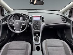 Fahrzeugabbildung Opel Astra J Sports Tourer Edition Sitzheizung PDC