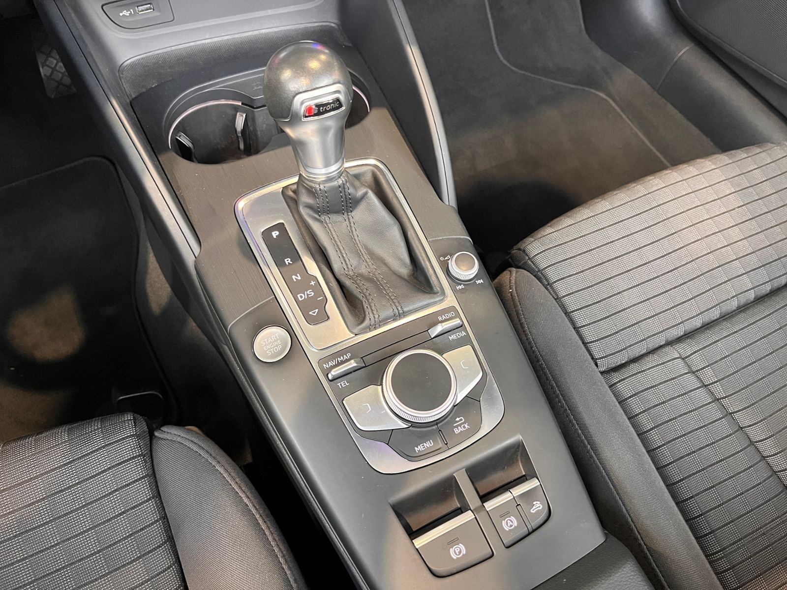 Fahrzeugabbildung Audi A3 Cabriolet  S line KAM LED ALU