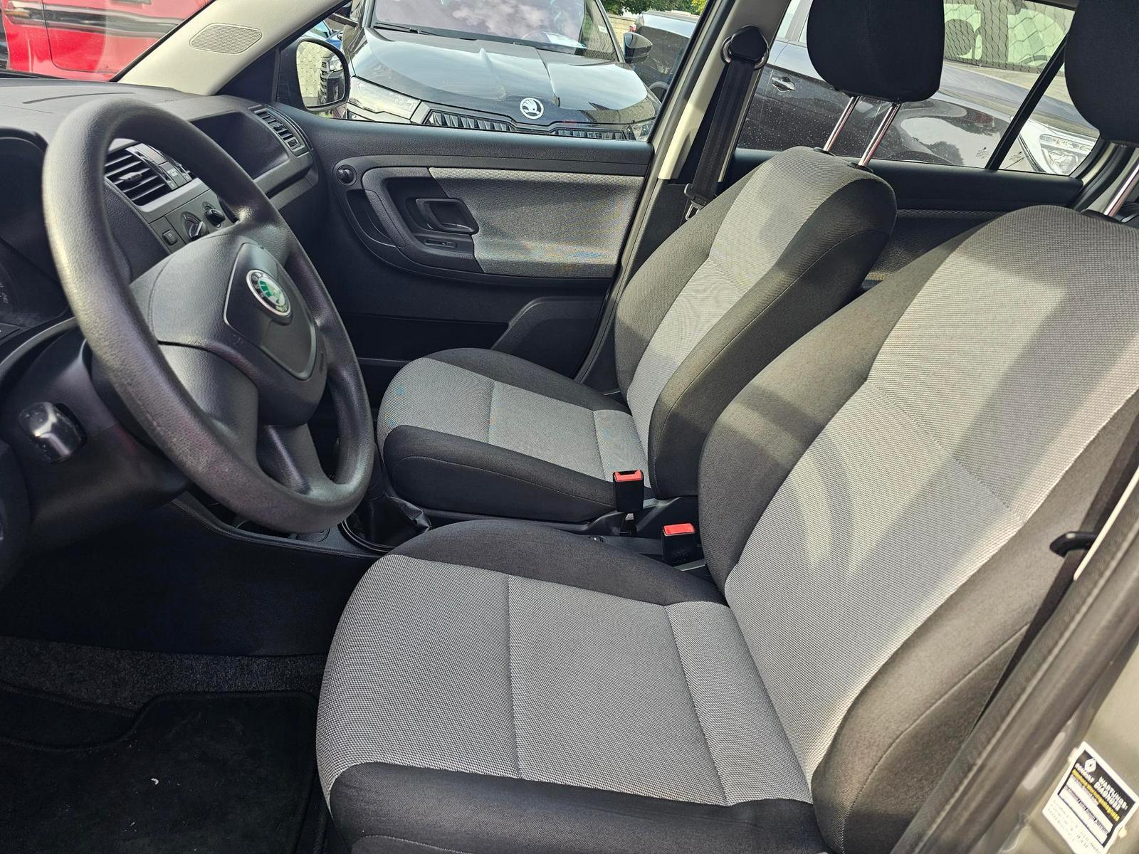 Skoda Fabia 2012 — photo 12