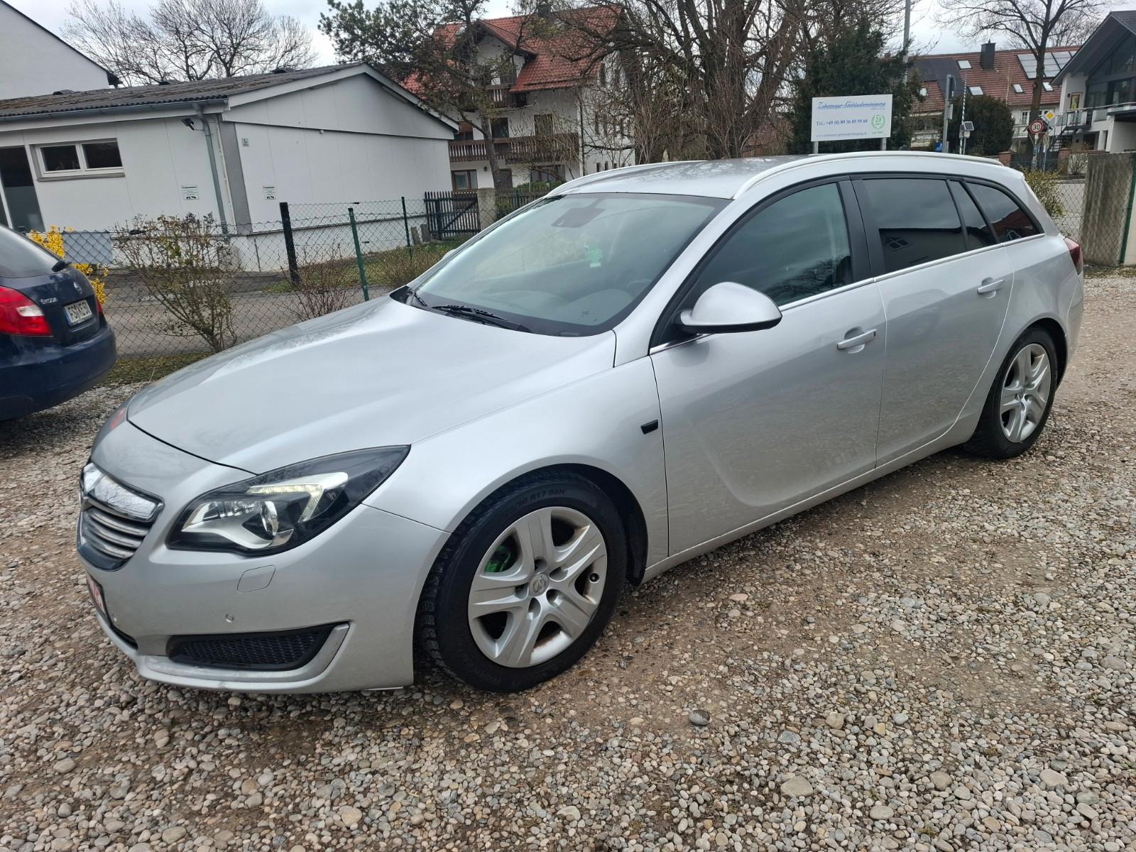 Opel Insignia A Spor Automatik. Navi.Türe beschädigt.