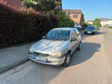 Opel Corsa Automatik mit TÜV komplett fahr... - gebrauchte Opel Corsa aus dem Jahr 1999