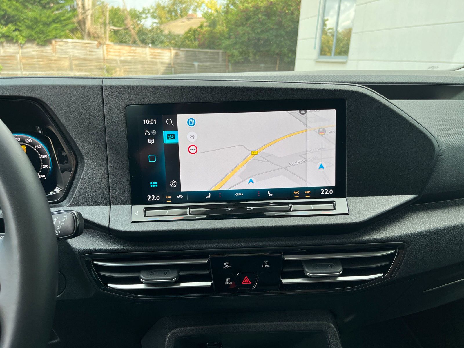 Fahrzeugabbildung Volkswagen Caddy Maxi 1.5 TSI DSG Life AHK ACC KAMERA