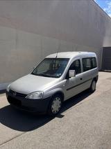 Opel Combo 1.3 Diesel mit TÜV 110.000KM 1.... - Opel Combo Gebrauchtwagen in Nürnberg