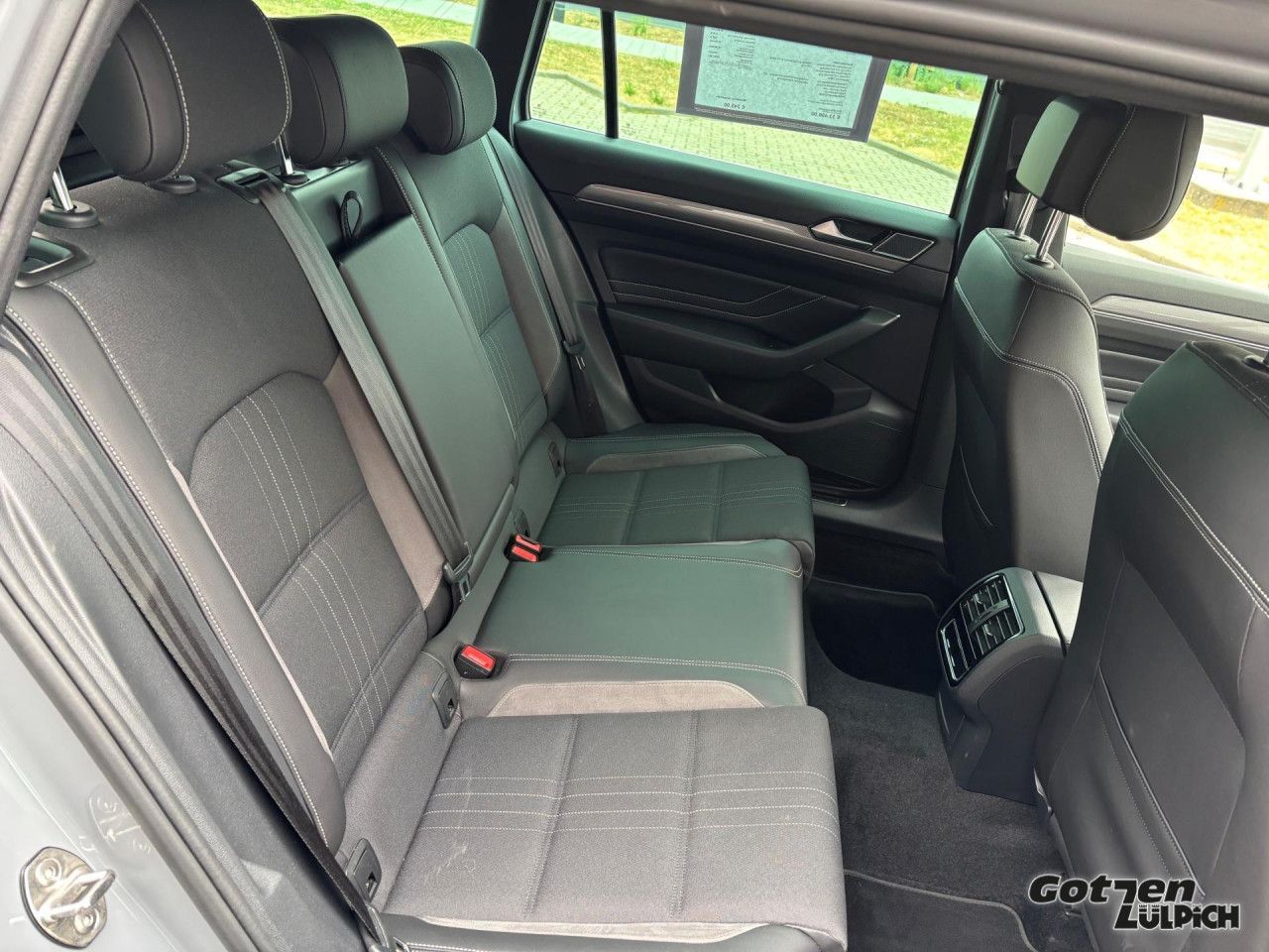 Fahrzeugabbildung Volkswagen Passat Variant Alltrack 4Motion Rear View AHK