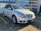 Mercedes-Benz B 220 B -Klasse B 220 4Matic - Mercedes-Benz B 220 mit Benzin-Antrieb: Automatik