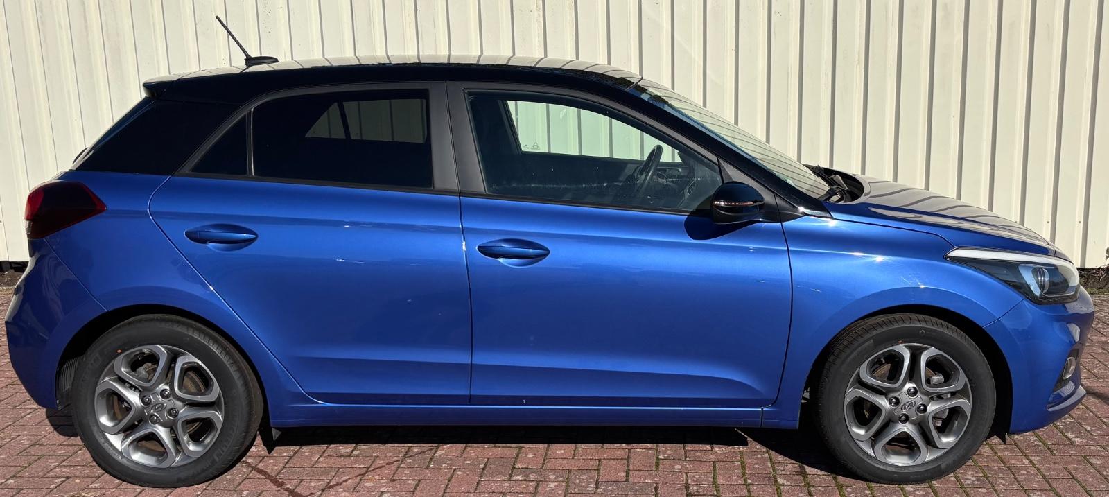 Hyundai i20 Advantage + NAVI*Kamera*SHZ+LHZ*Tempo*16"ALU